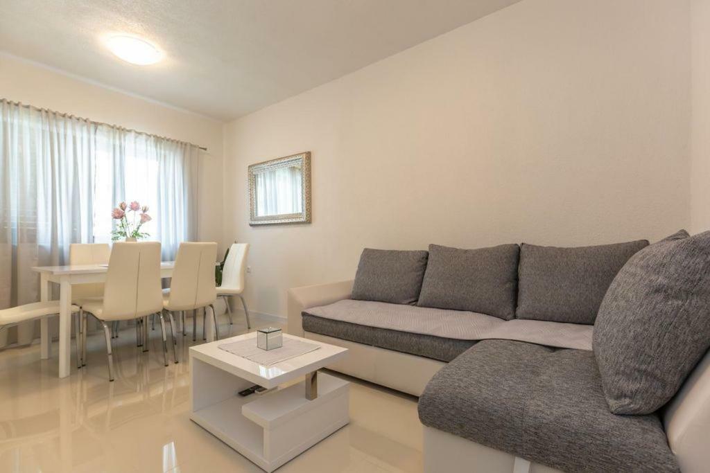 Tatijana Holiday Apartments Makarska Ngoại thất bức ảnh